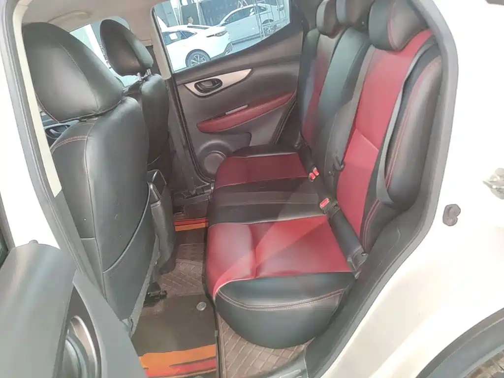 Nissan Qashqai — миниатюра 17