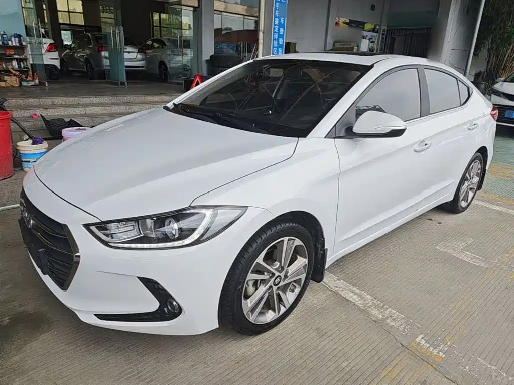 Hyundai Elantra 2016 1.6L Auto Smart Dazzle · Elite Type