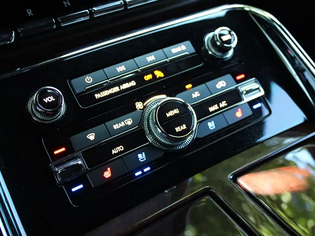 Lincoln Navigator — миниатюра 29