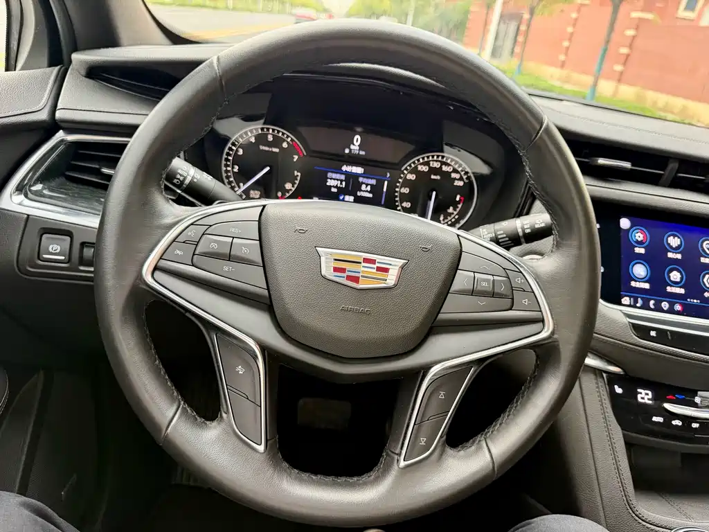 Cadillac XT5 — миниатюра 10