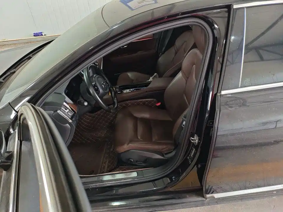 Volvo S90 — миниатюра 6