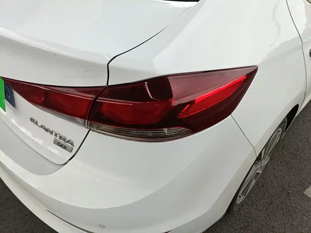 Hyundai Elantra — миниатюра 8
