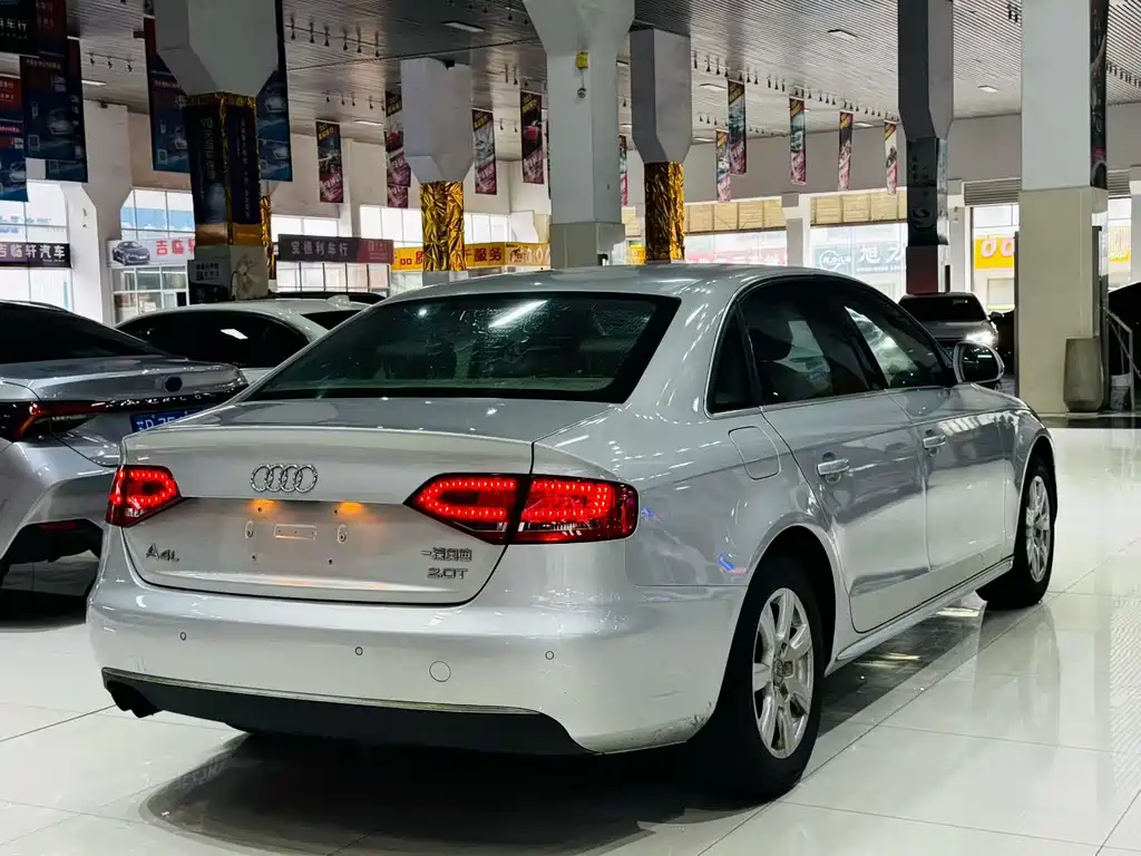 Audi A4L — миниатюра 8