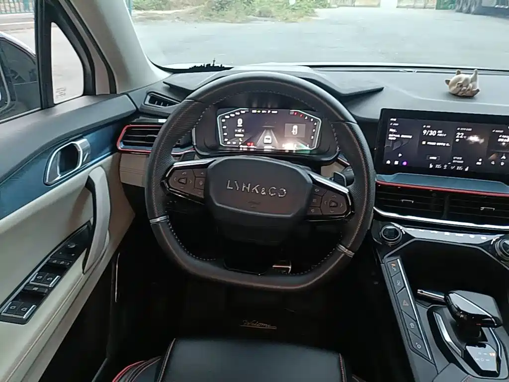 Lynk & Co 06 — миниатюра 11