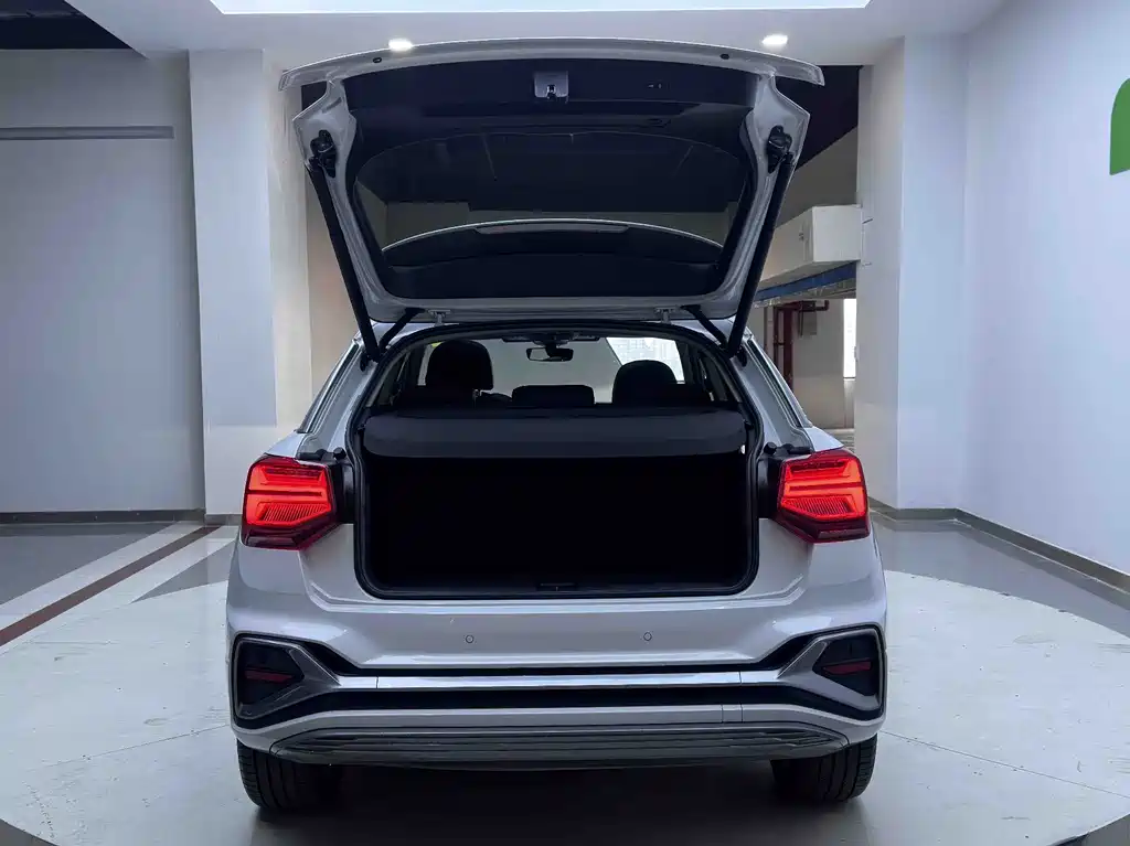 Audi Q2L e-tron — миниатюра 18