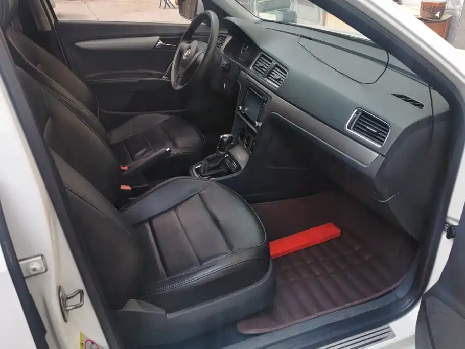 Volkswagen Lavida — миниатюра 8