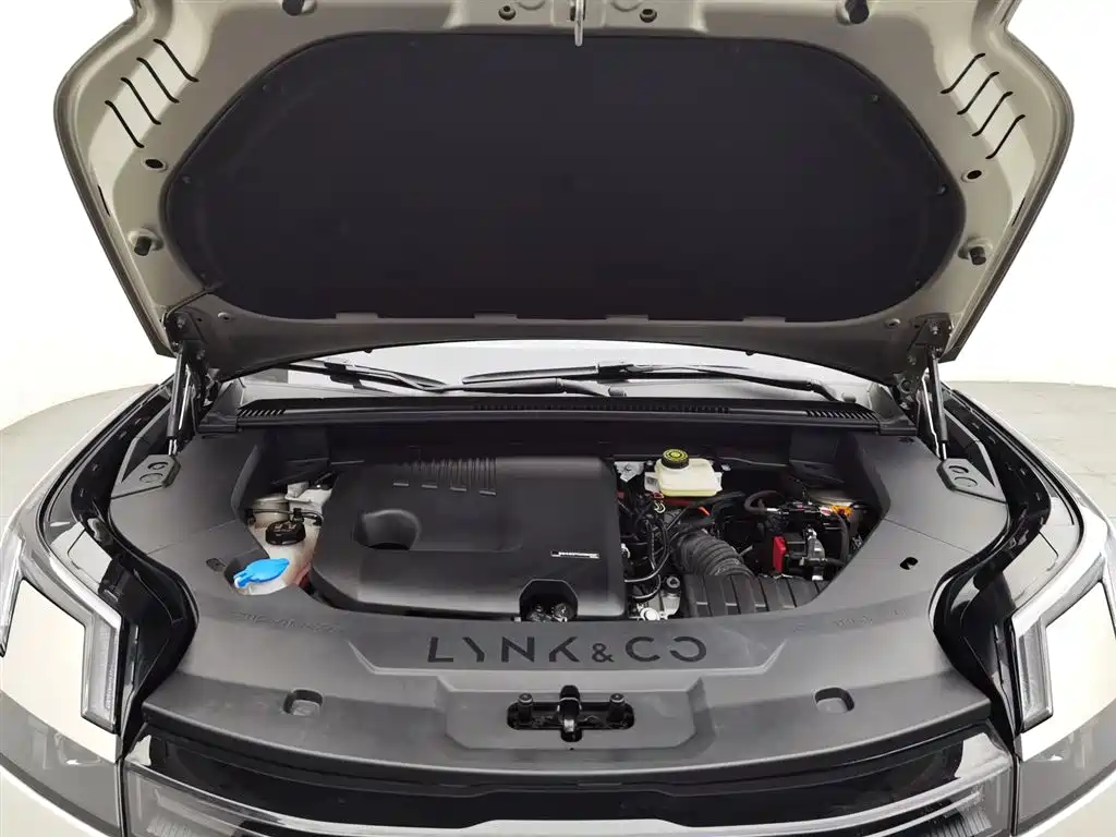 Lynk & Co 08 EM-P 2023 120km Halo