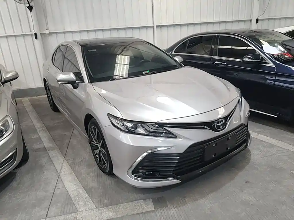 Toyota Camry — миниатюра 4
