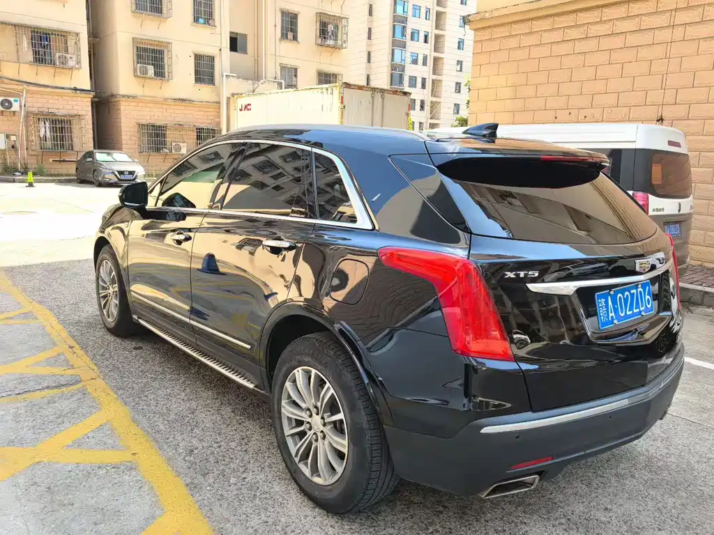 CADILLAC XT5