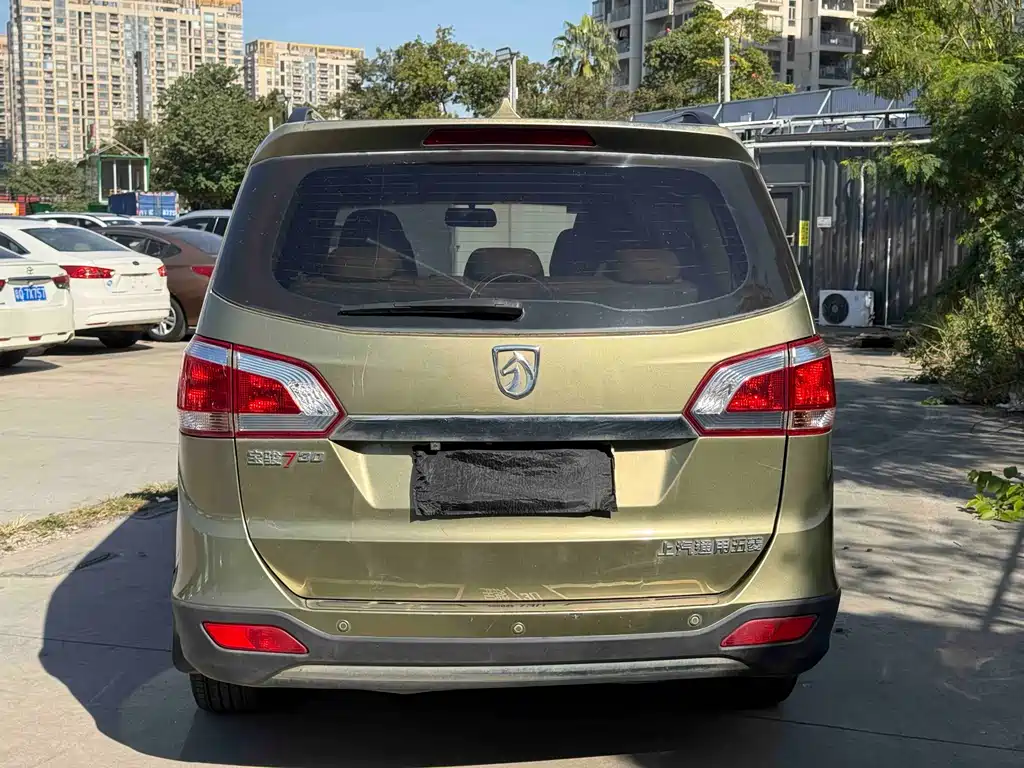 Baojun 730 2014 1.5L MT Comfort 7 мест