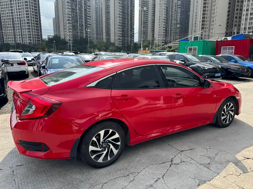 Honda Civic 2016 220TURBO CVT Luxury