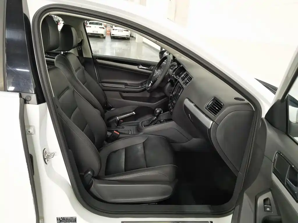 Volkswagen Sagitar — миниатюра 23
