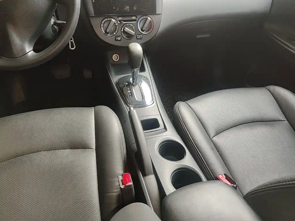 Nissan Tiida — миниатюра 14