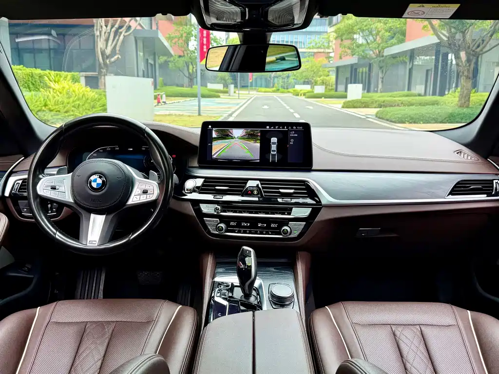 BMW 5 Series — миниатюра 16