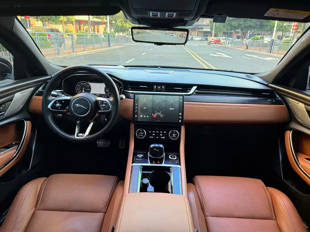 Jaguar XFL — миниатюра 9