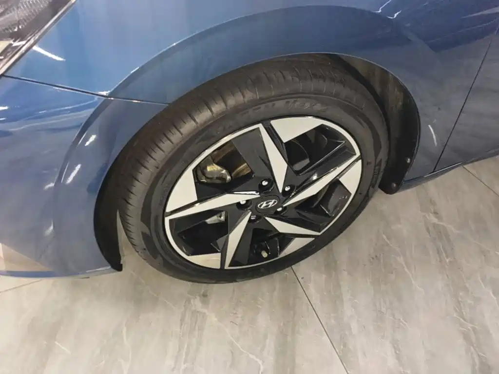 Hyundai Elantra — миниатюра 23