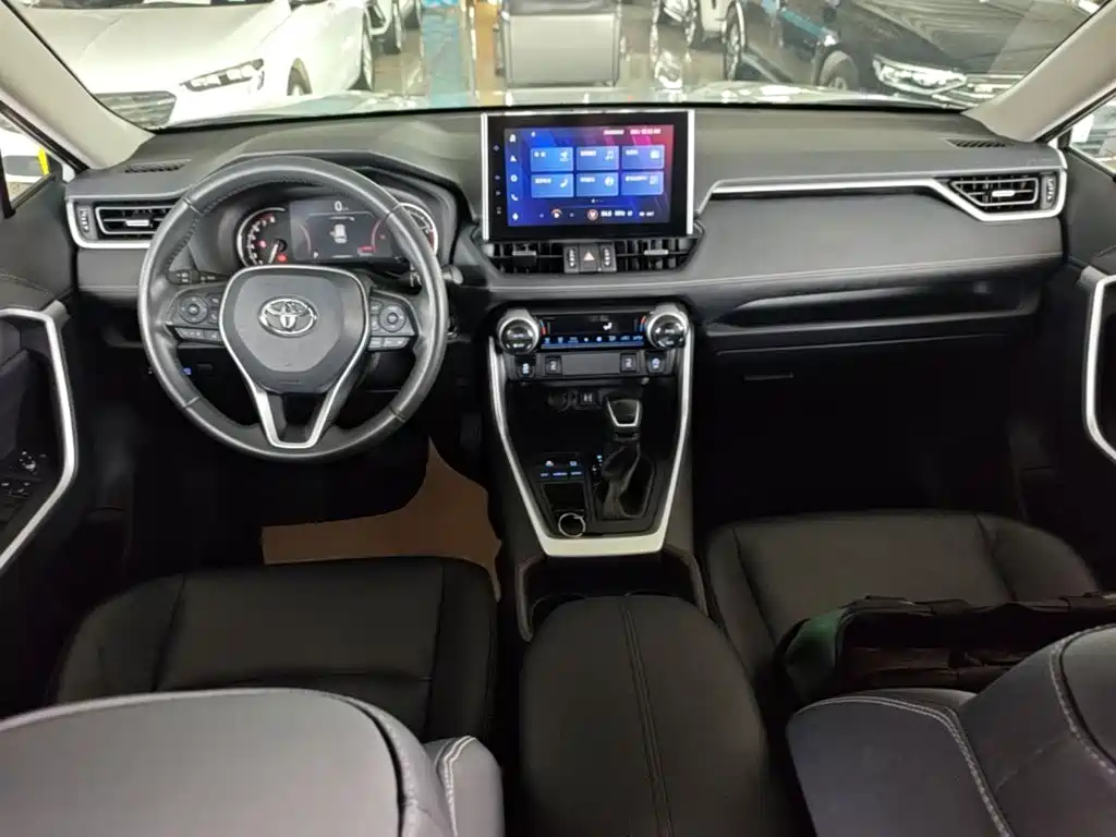 Toyota RAV4 — миниатюра 10