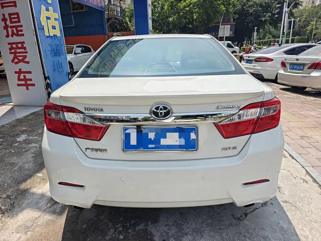 Toyota Camry — миниатюра 6