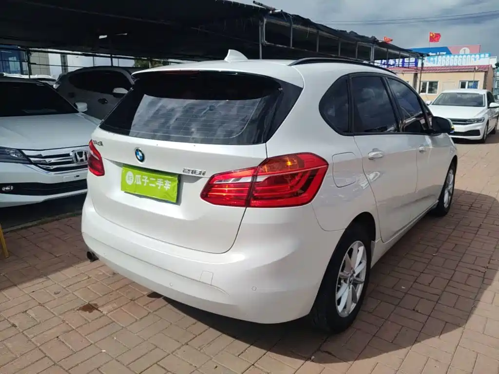 BMW 2 Series Active Tourer — миниатюра 7