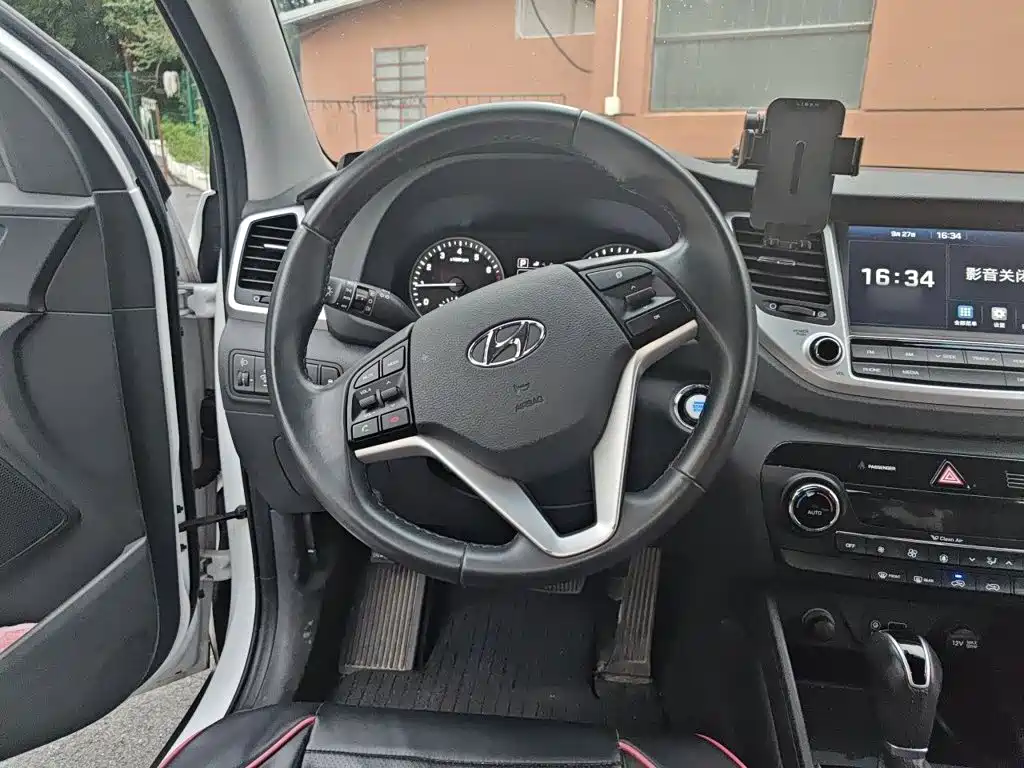 Hyundai Tucson — миниатюра 6