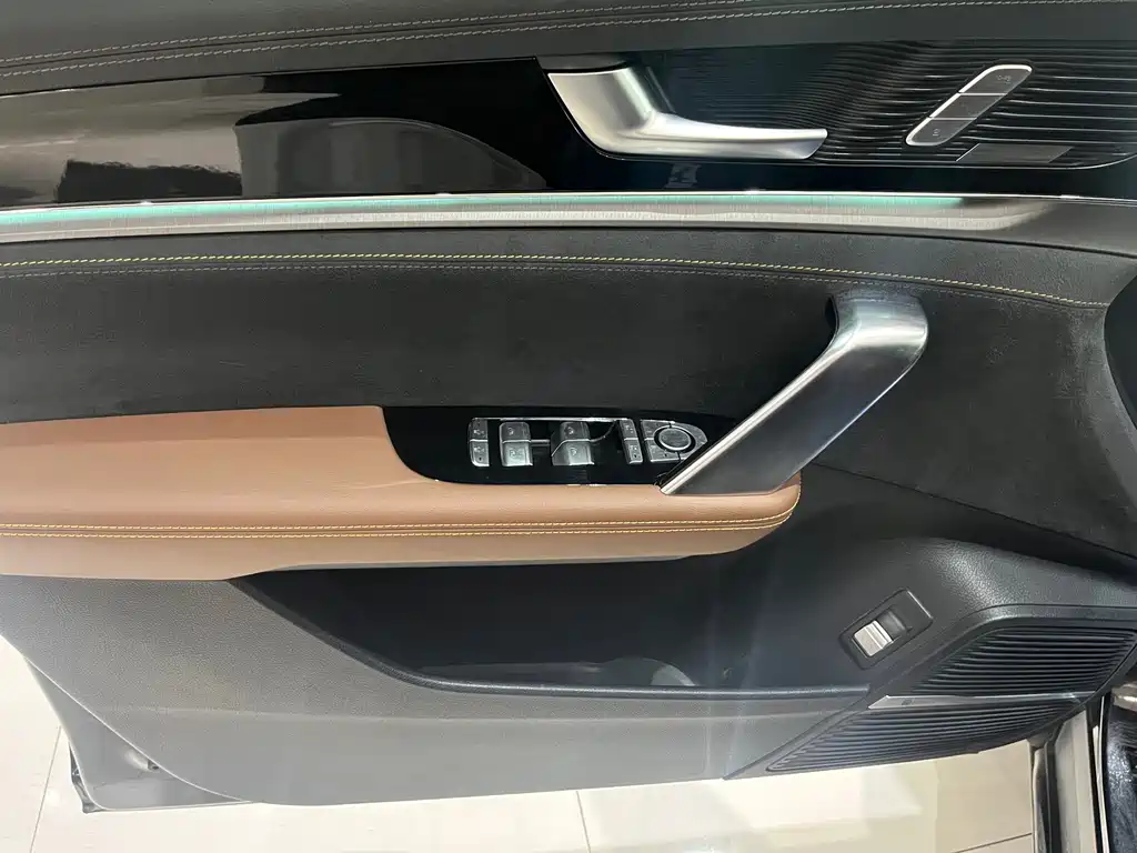 BYD Tang New Energy — миниатюра 4