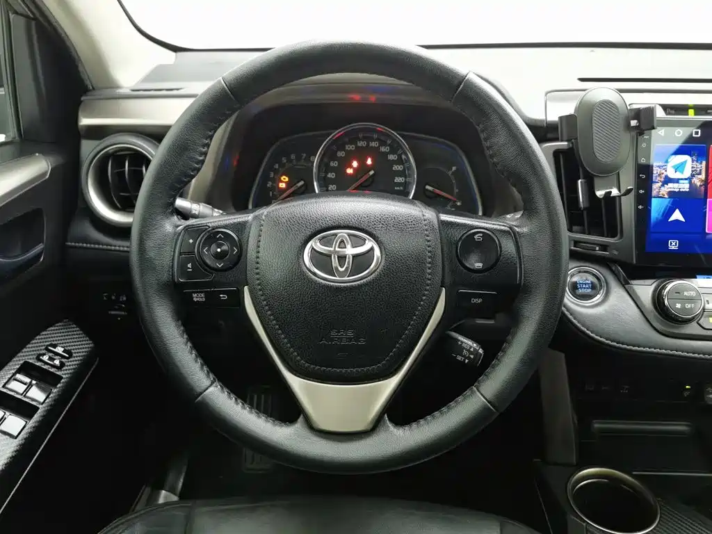Toyota RAV4 — миниатюра 11