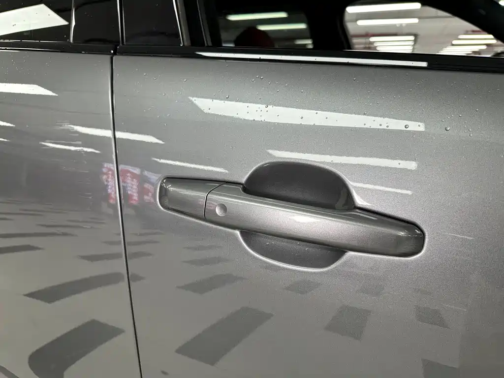 Jaguar F-PACE — миниатюра 32