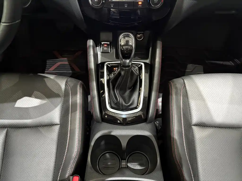 Nissan Qashqai — миниатюра 19