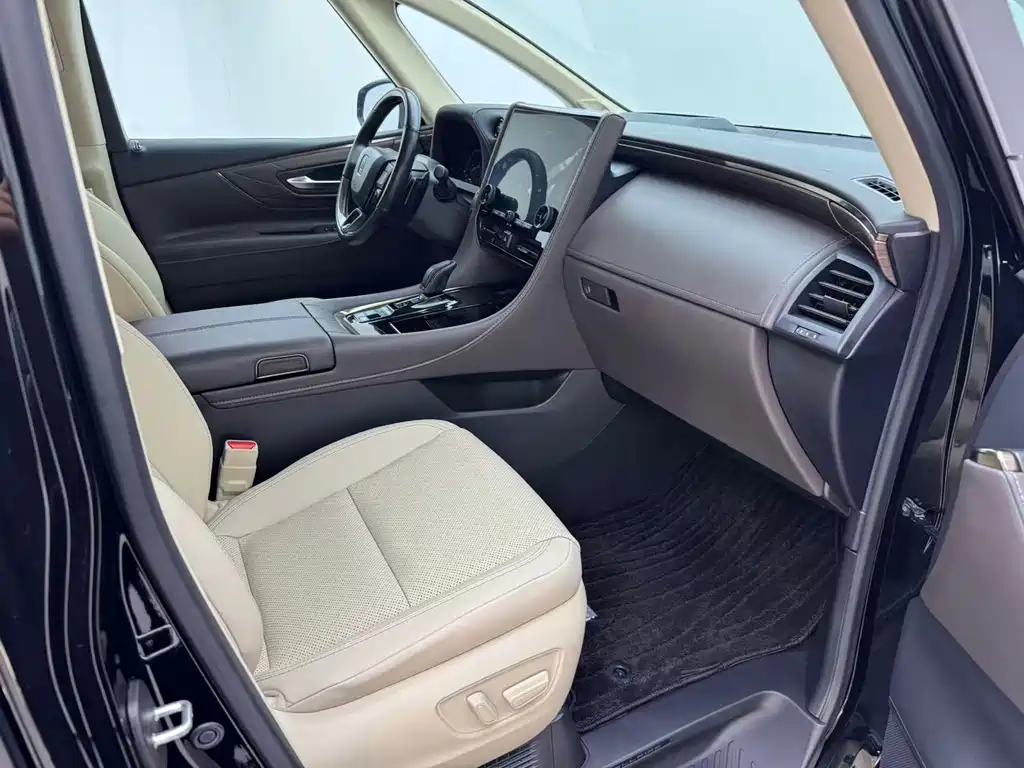 Toyota Vellfire — миниатюра 12