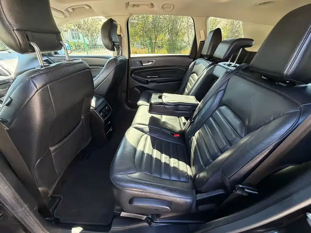 Ford Edge — миниатюра 8