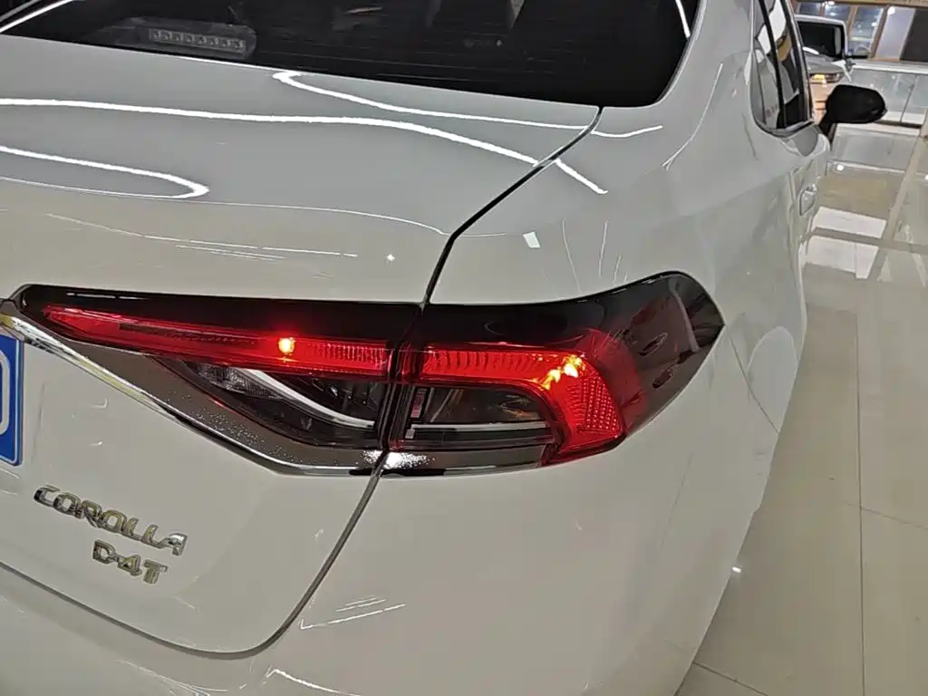 Toyota Corolla — миниатюра 8