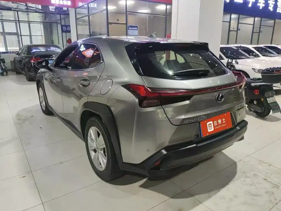 Lexus UX — миниатюра 4