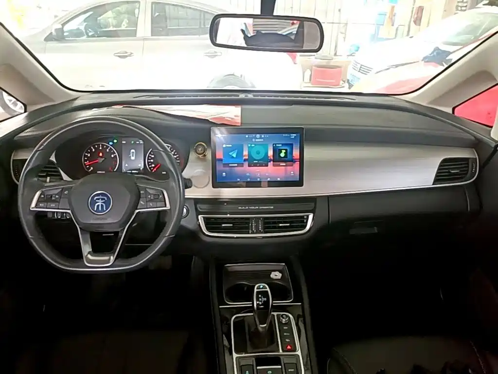 BYD MAX — миниатюра 10