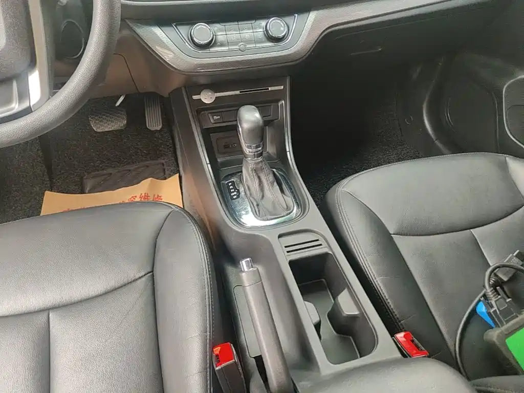 Roewe 360 — миниатюра 14
