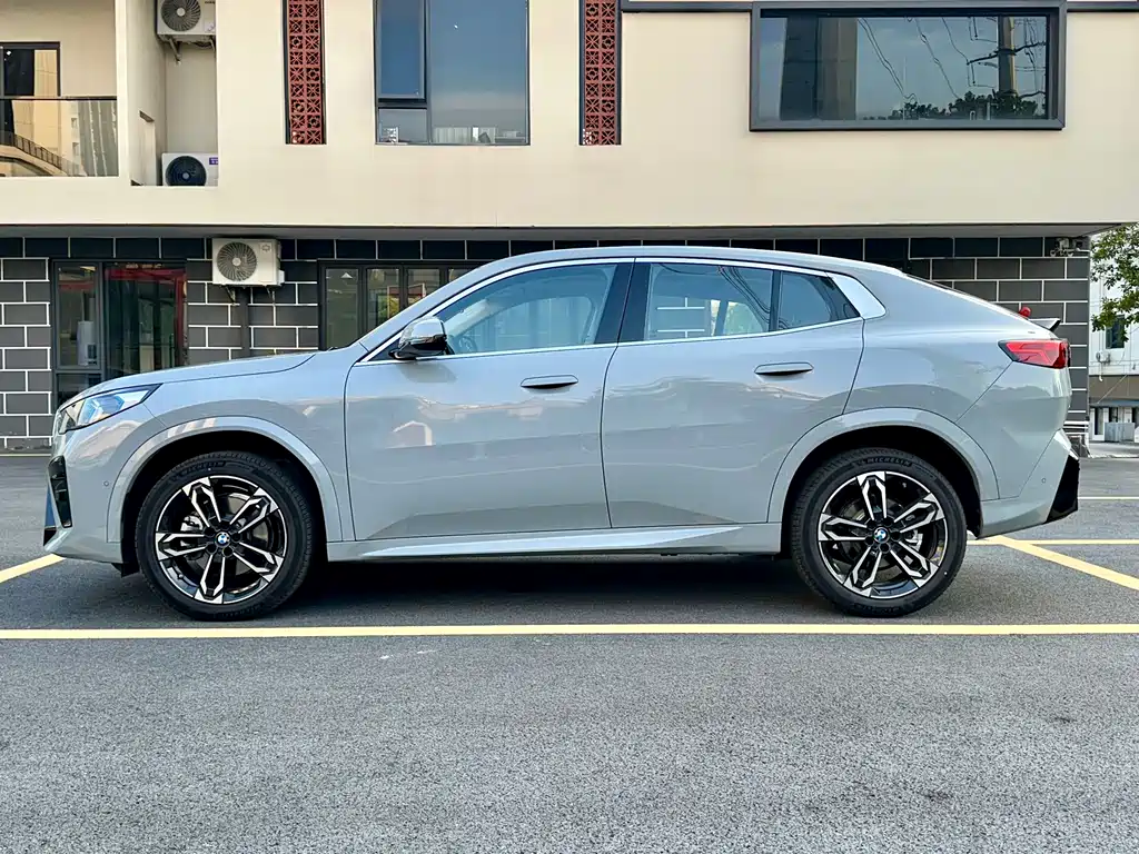 BMW X2 (Import) — миниатюра 4