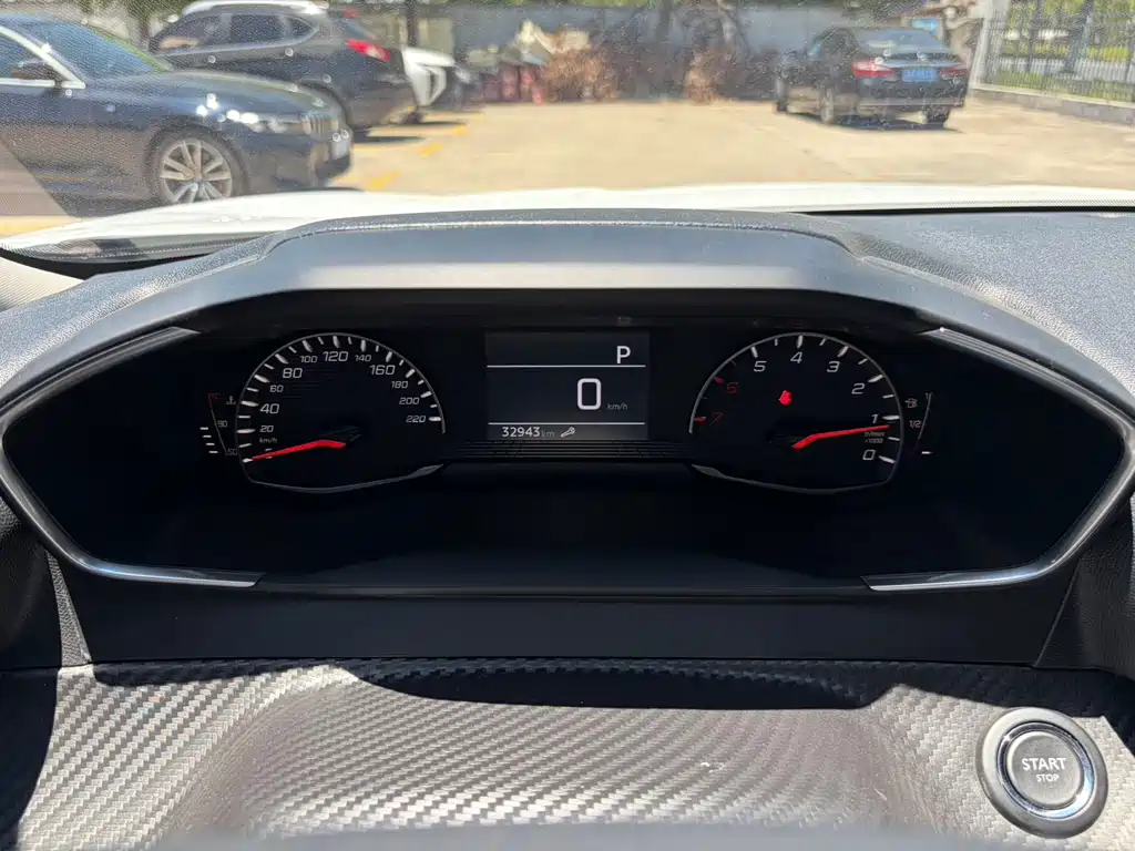 Peugeot 2008 — миниатюра 11