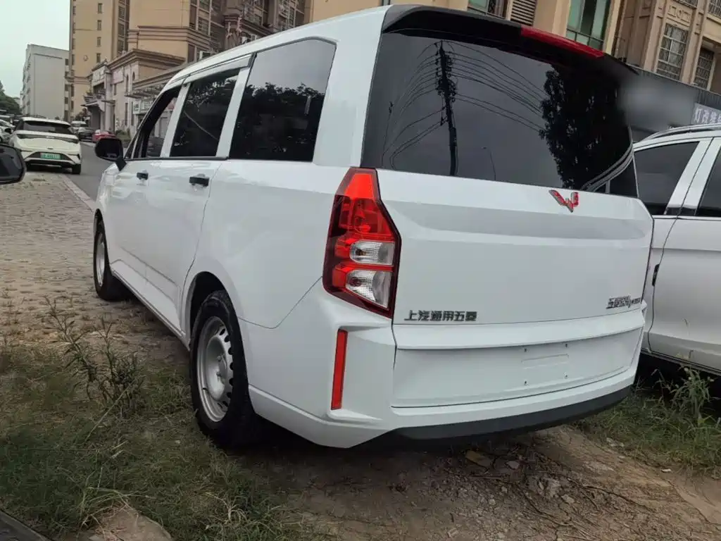 Wuling Hongguang PLUS — миниатюра 5