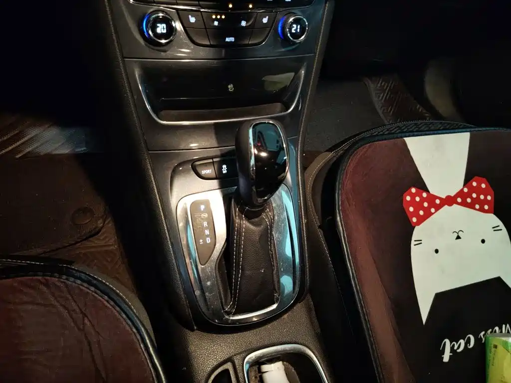 Buick Verano — миниатюра 10