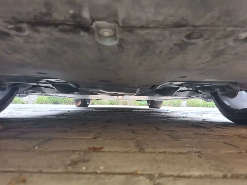 Tesla Model Y — миниатюра 24
