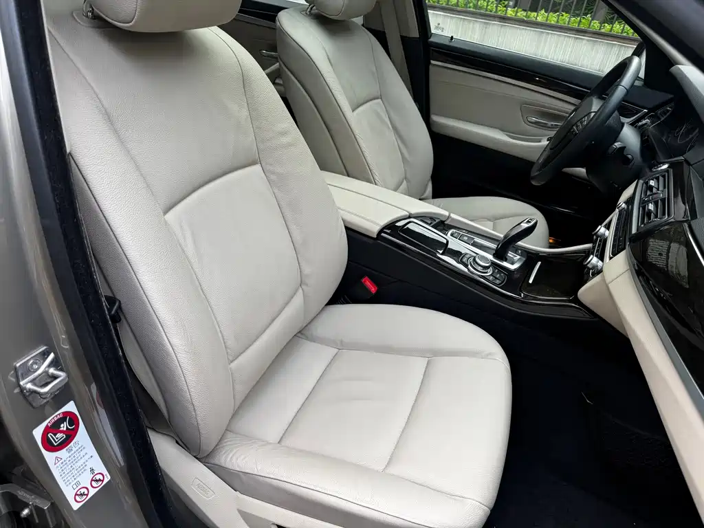 BMW 5 Series — миниатюра 18
