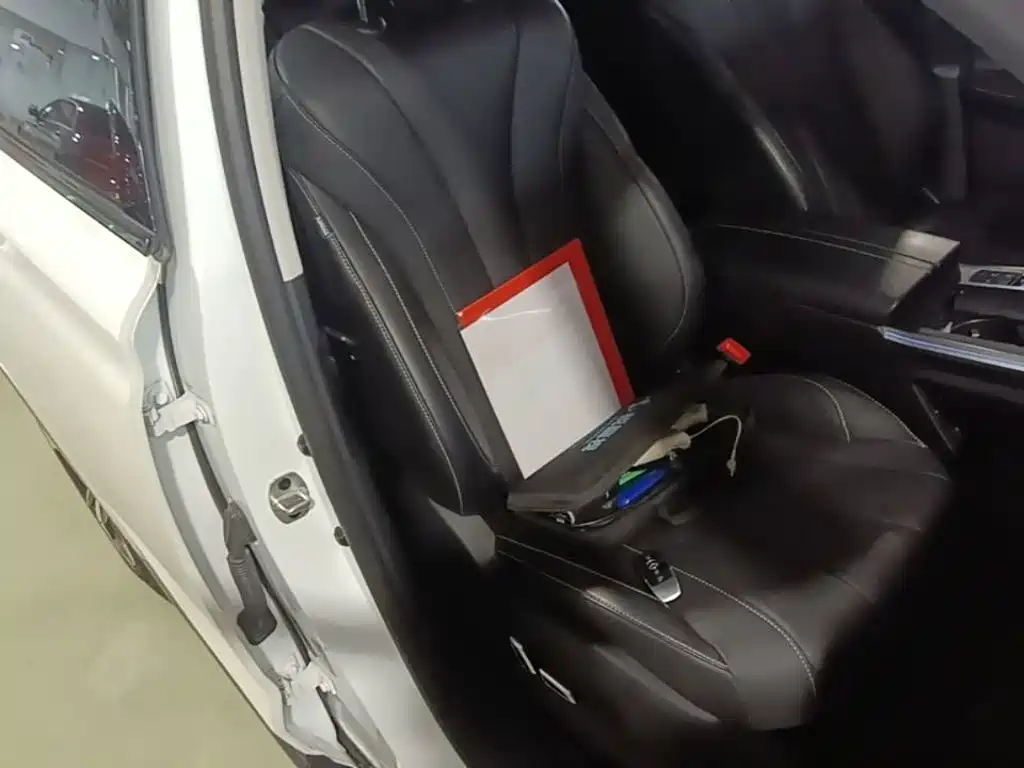 Roewe RX5 eMAX — миниатюра 25
