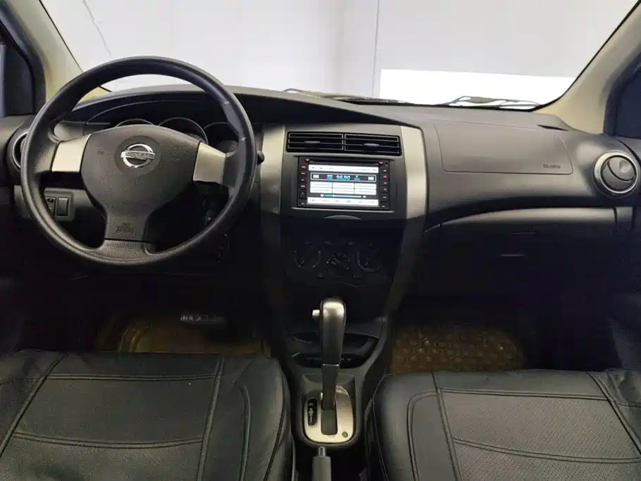 Nissan Livina — миниатюра 12