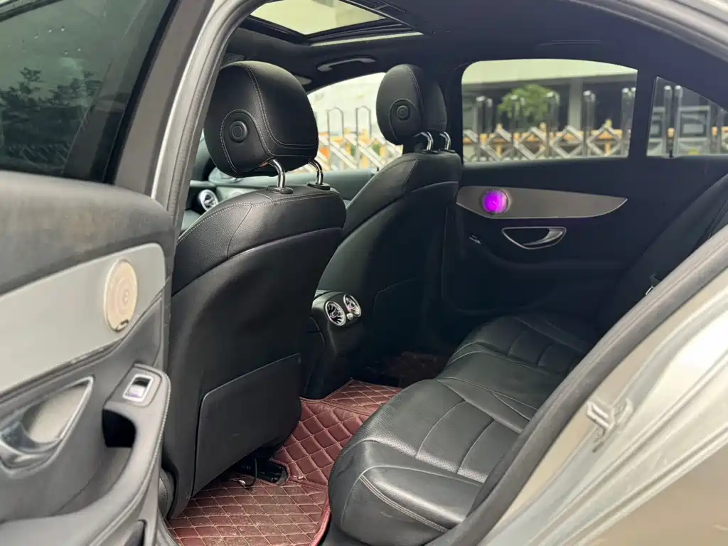 Mercedes-Benz C-Class — миниатюра 7