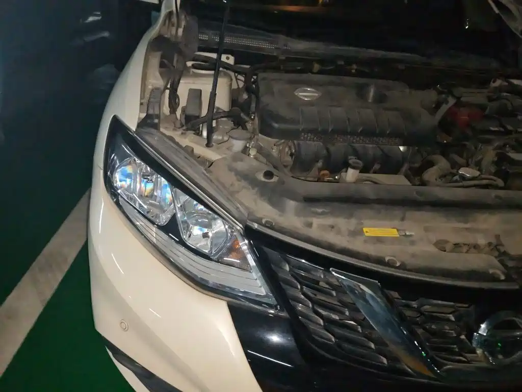 Nissan Tiida — миниатюра 19