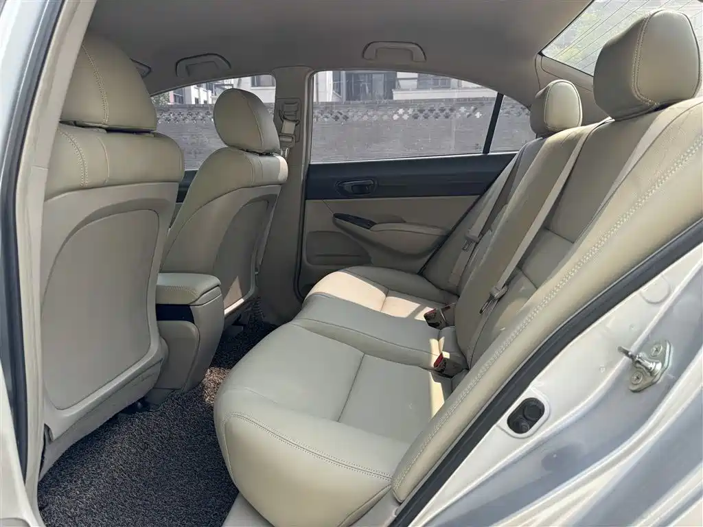 Honda Civic — миниатюра 5