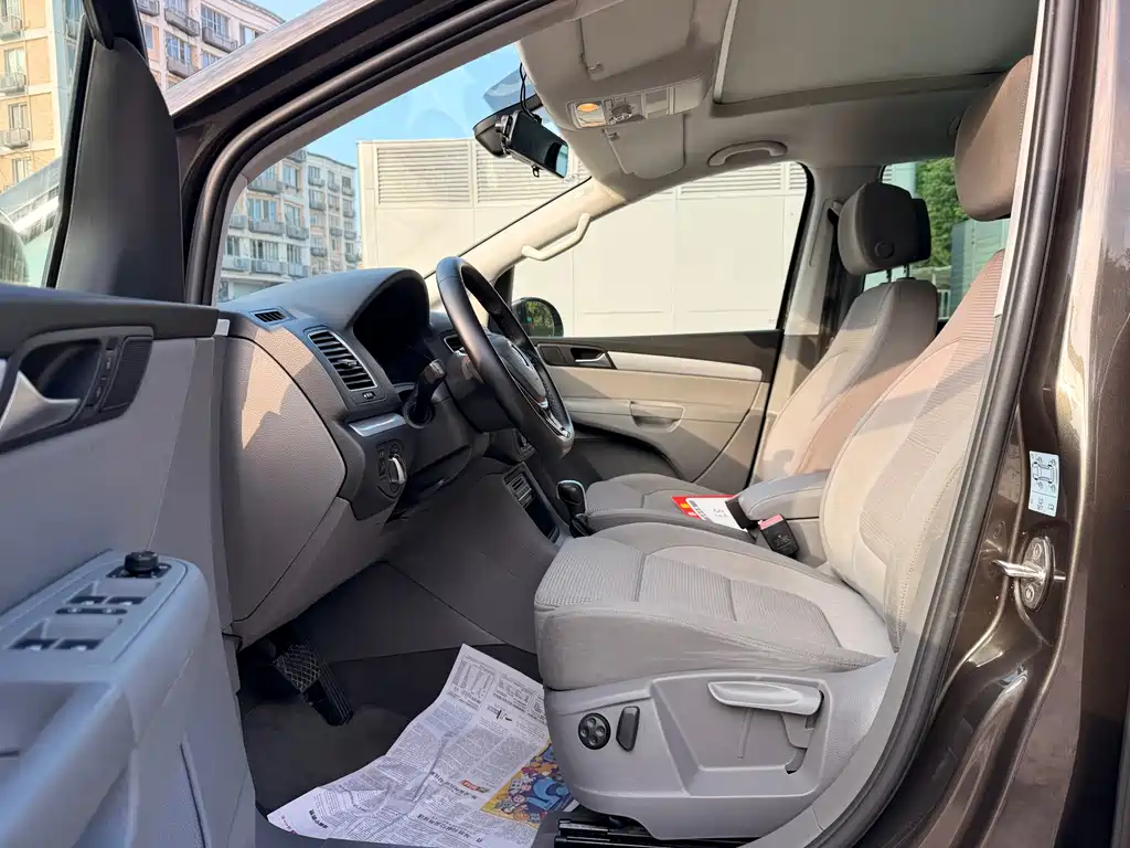 Volkswagen Sharan — миниатюра 6