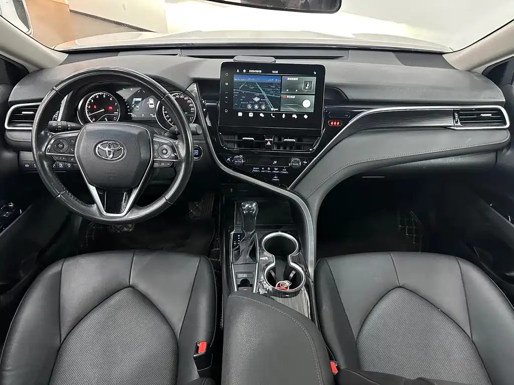 Toyota Camry — миниатюра 18