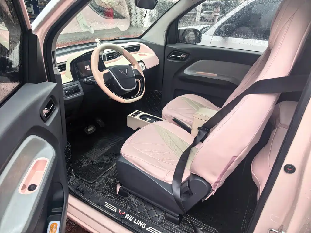 Wuling MINIEV — миниатюра 4