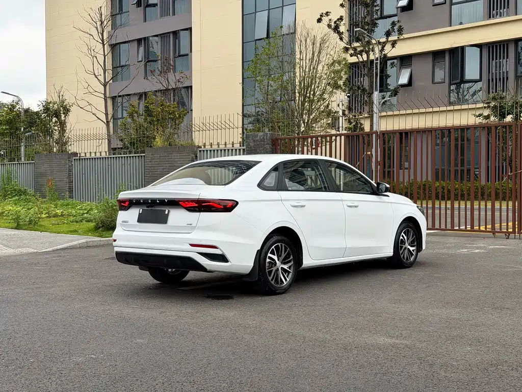 Geely Emgrand — миниатюра 16