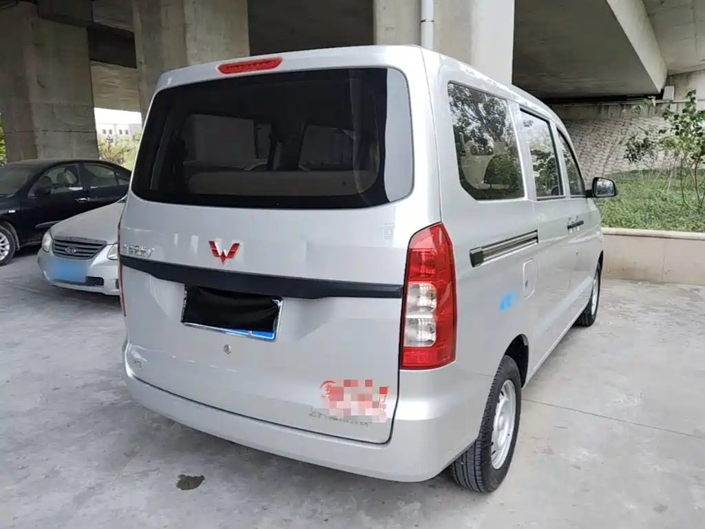 Wuling Hongguang V — миниатюра 7